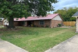 Pre-foreclosure in  BARCLAY RD Muskogee, OK 74403