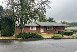 Pre-foreclosure in  SANDY HEIGHTS ST Sandy, OR 97055