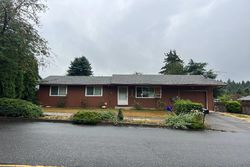 Pre-foreclosure in  SANDY HEIGHTS ST Sandy, OR 97055