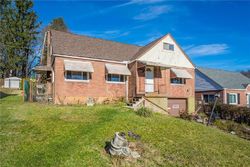 Pre-foreclosure in  SUNNY DR Pittsburgh, PA 15236
