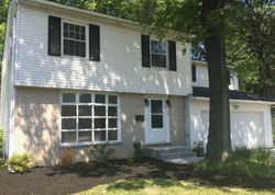 Pre-foreclosure in  VALLEY FORGE DR Stow, OH 44224