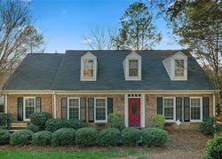 Pre-foreclosure in  MACANDREW DR Charlotte, NC 28226