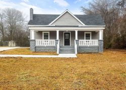 Pre-foreclosure in  CHAPEL HILL RD Durham, NC 27707