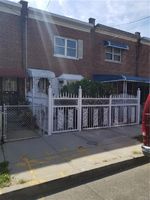 Pre-foreclosure in  E 218TH ST Bronx, NY 10469