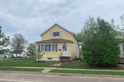 Pre-foreclosure in  5TH AVE W Hibbing, MN 55746