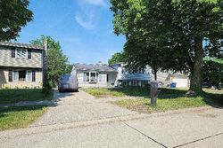 Pre-foreclosure in  PHEASANT RUN DR Sterling Heights, MI 48313
