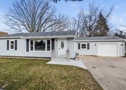 Pre-foreclosure in  SUNSET AVE Waukegan, IL 60087