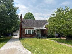 Pre-foreclosure in  KENTUCKY AVE Ashland, KY 41102