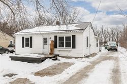 Pre-foreclosure Listing in FRANKLIN ST CENTER POINT, IA 52213