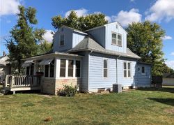 Pre-foreclosure in  W 3RD ST S Newton, IA 50208