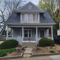 Pre-foreclosure in  PARHAM ST Muscatine, IA 52761