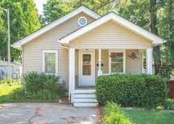 Pre-foreclosure in  8TH ST Des Moines, IA 50313