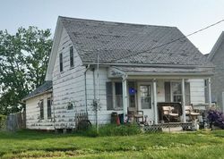 Pre-foreclosure in  E VERNON ST Farmington, IL 61531