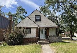 Pre-foreclosure in  SHIRLEY DR Calumet City, IL 60409