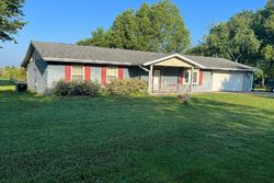 Pre-foreclosure Listing in EAGLE DR GREEN VALLEY, IL 61534