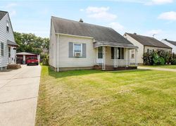 Pre-foreclosure in  SHADY OAK BLVD Cleveland, OH 44125