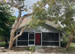 Pre-foreclosure in  15TH AVE SW Naples, FL 34116