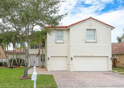 Pre-foreclosure in  SW 191ST AVE Hollywood, FL 33029