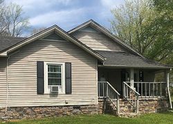 Pre-foreclosure in  TOMPKINSVILLE RD Glasgow, KY 42141