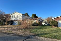 Pre-foreclosure in  BONNIE VIEW DR Evansville, IN 47715