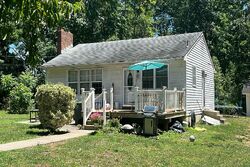 Pre-foreclosure in  KESSEL AVE Franklinville, NJ 08322