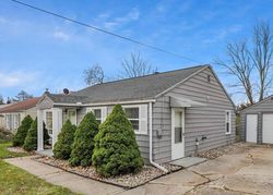 Pre-foreclosure in  W WILLOW ST Lansing, MI 48917