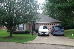 Pre-foreclosure in  PARKVIEW RD Clinton, MS 39056