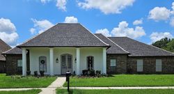 Pre-foreclosure in  MEADOW RIDGE WAY DR Baton Rouge, LA 70817