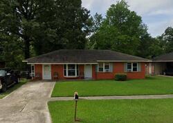 Pre-foreclosure in  MAPLEWOOD DR Baton Rouge, LA 70812