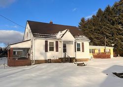 Pre-foreclosure Listing in OVERLOOK DR VANDERGRIFT, PA 15690