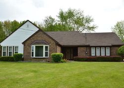 Pre-foreclosure in  LUTERAN LN Youngstown, OH 44514