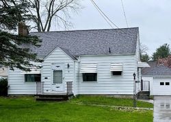 Pre-foreclosure in  ROMAINE AVE Youngstown, OH 44512