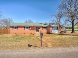 Pre-foreclosure in  SE 8TH ST Luther, OK 73054