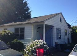 Pre-foreclosure in  SE MILL ST Portland, OR 97233