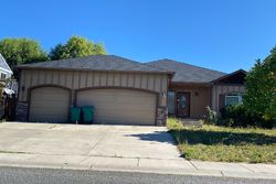 Pre-foreclosure in  AMBERVIEW LN Klamath Falls, OR 97603