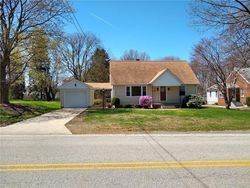 Pre-foreclosure in  COLONIAL AVE Erie, PA 16506