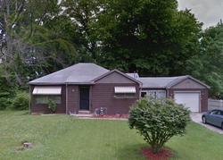 Pre-foreclosure in  WOODCREST DR Belleville, IL 62223