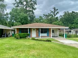 Pre-foreclosure in  PINE ST Slidell, LA 70460