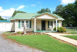 Pre-foreclosure in  LOCUST ST Shelbyville, TN 37160