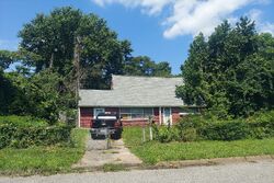  S Lakeland Dr, Norfolk VA