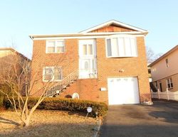 Pre-foreclosure in  HUDSON VIEW DR Yonkers, NY 10701
