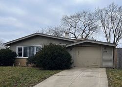 Pre-foreclosure in  W HAWTHORNE BLVD Mundelein, IL 60060