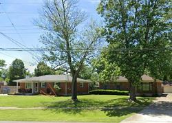 Pre-foreclosure in  LEEMONT DR Louisville, KY 40272