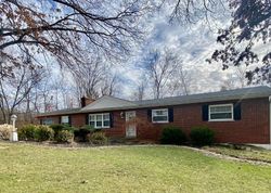 Pre-foreclosure in  VINCENT DR Latonia, KY 41015