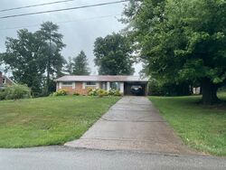 Pre-foreclosure in  MARYS CT Florence, KY 41042