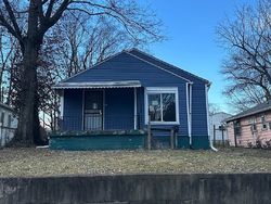 Pre-foreclosure in  KINNEAR AVE Indianapolis, IN 46218