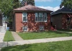 Pre-foreclosure in  S CRANDON AVE Chicago, IL 60617