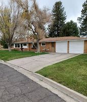 Pre-foreclosure in  MOUNTAIN VIEW DR Twin Falls, ID 83301