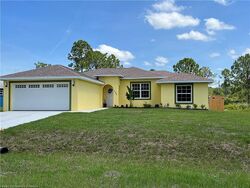 Pre-foreclosure in  PIPER ST NW Lake Placid, FL 33852