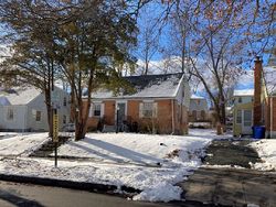 Pre-foreclosure in  CAMBRIDGE ST Hartford, CT 06120